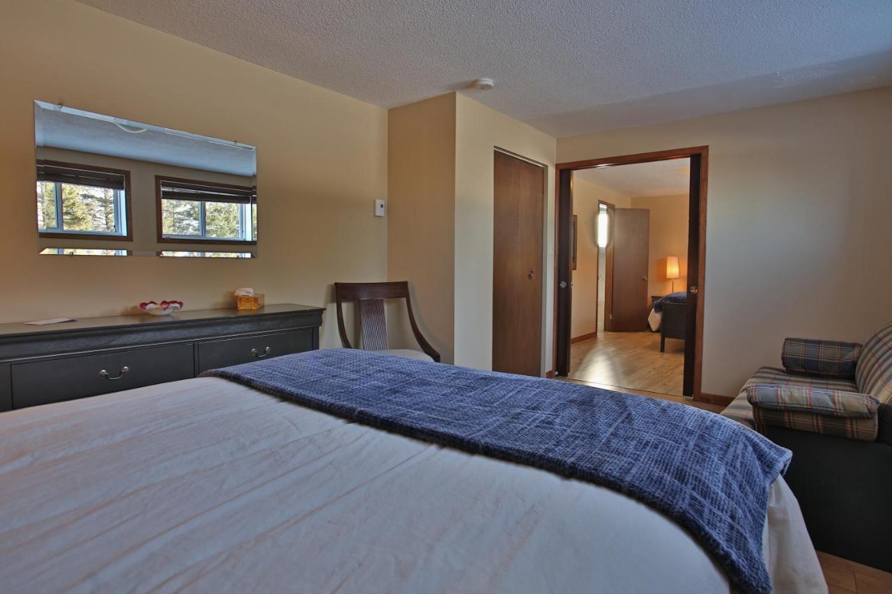 Ranch St-Hubert Bed & Breakfast Saint-Hermenegilde ภายนอก รูปภาพ