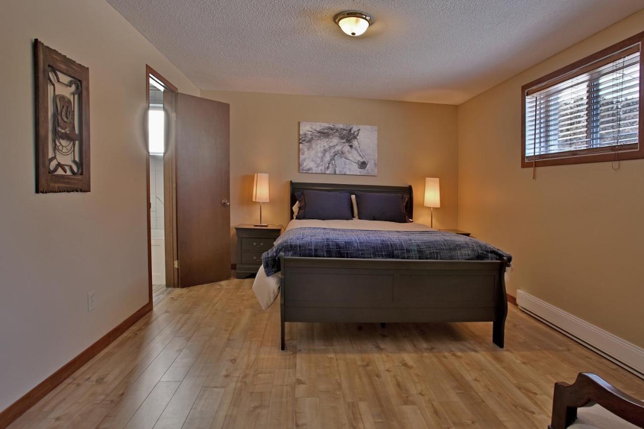 Ranch St-Hubert Bed & Breakfast Saint-Hermenegilde ภายนอก รูปภาพ