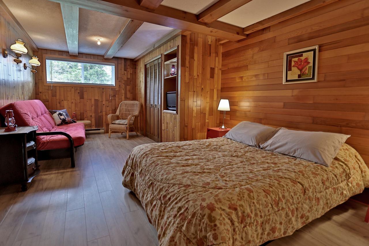Ranch St-Hubert Bed & Breakfast Saint-Hermenegilde ภายนอก รูปภาพ